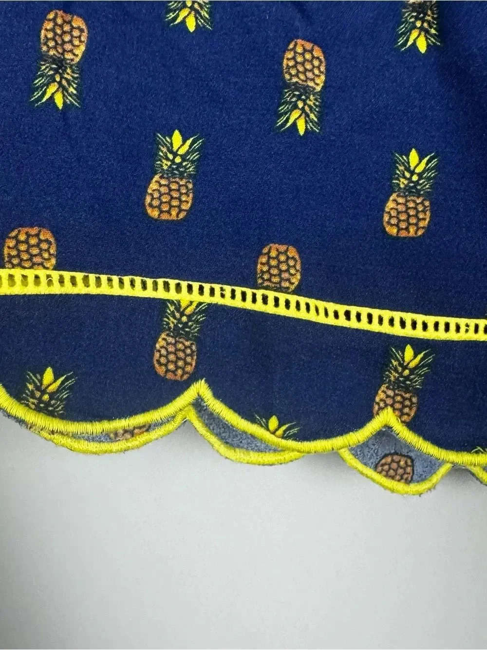 BLUE RAIN | NEW Pineapple Print Navy Blue Shorts Yellow Trim Women’s Size Large
